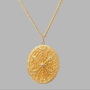 Vintage Gold Tone Locket 1970’s 25” Length